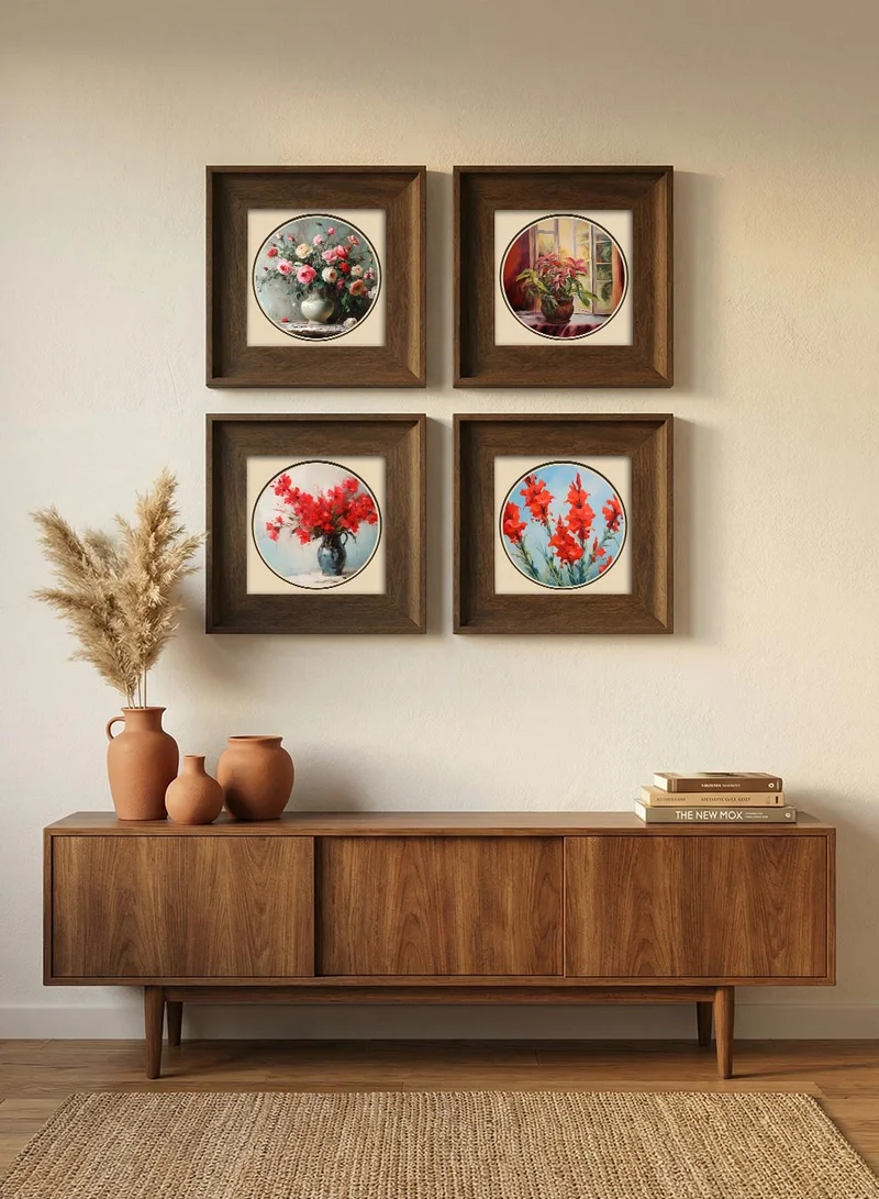 لوحة مجموعة من ٤ لوحات كانفاس على إطار خشبي مع إطار خارجي كلاسيكي بني بتصميم زهور زاهية